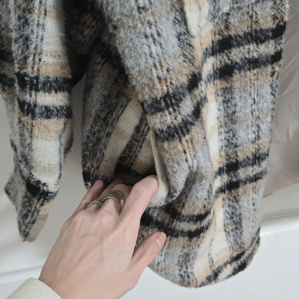 Good American plaid neutral oversized shacket size L/XL - Picture 6 of 9